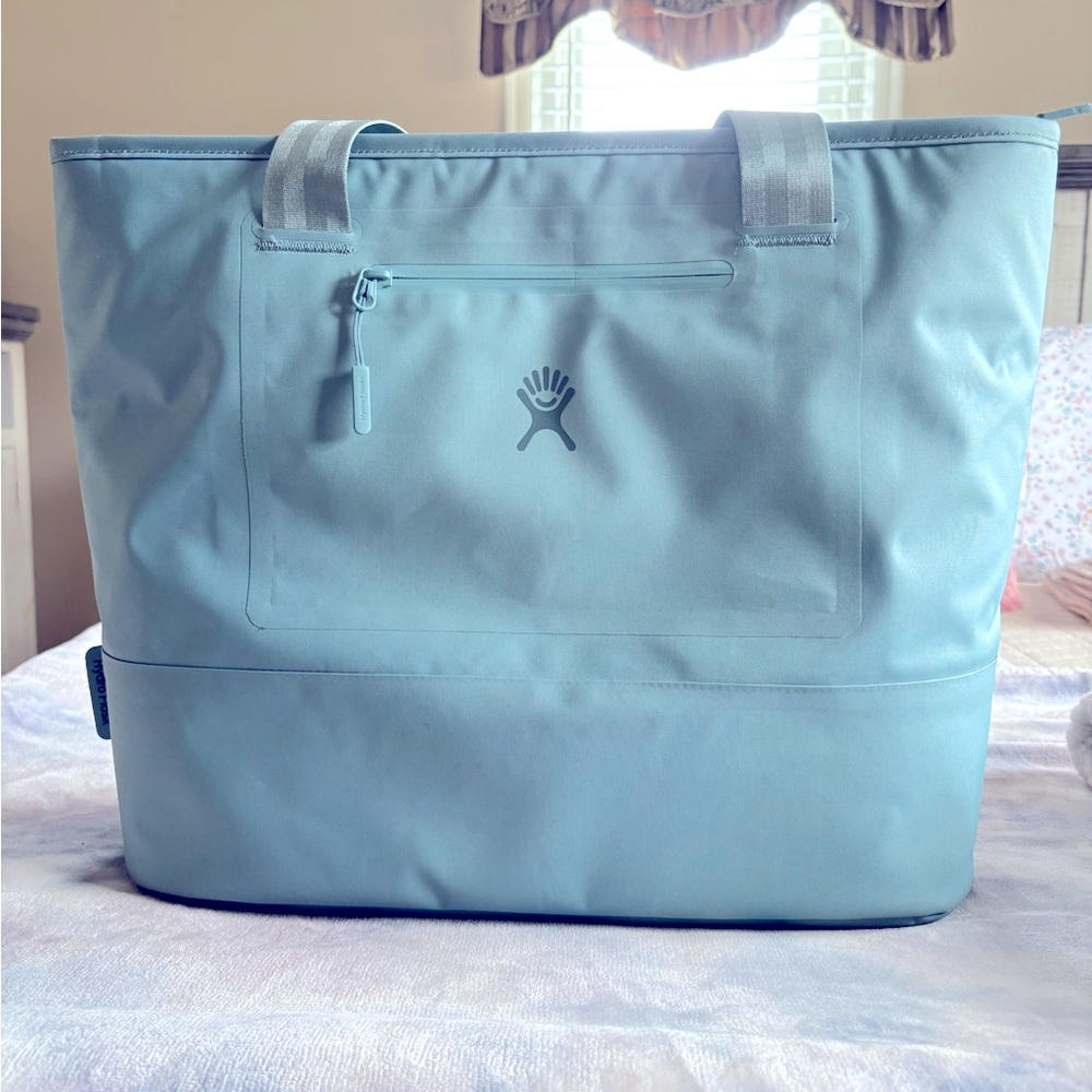 NWOT Hydro Flask 20L Insulated Lunch Tote